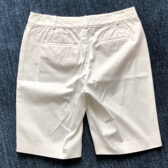 Talbots Women's White Bermudas size 4 - Picture 2 of 7